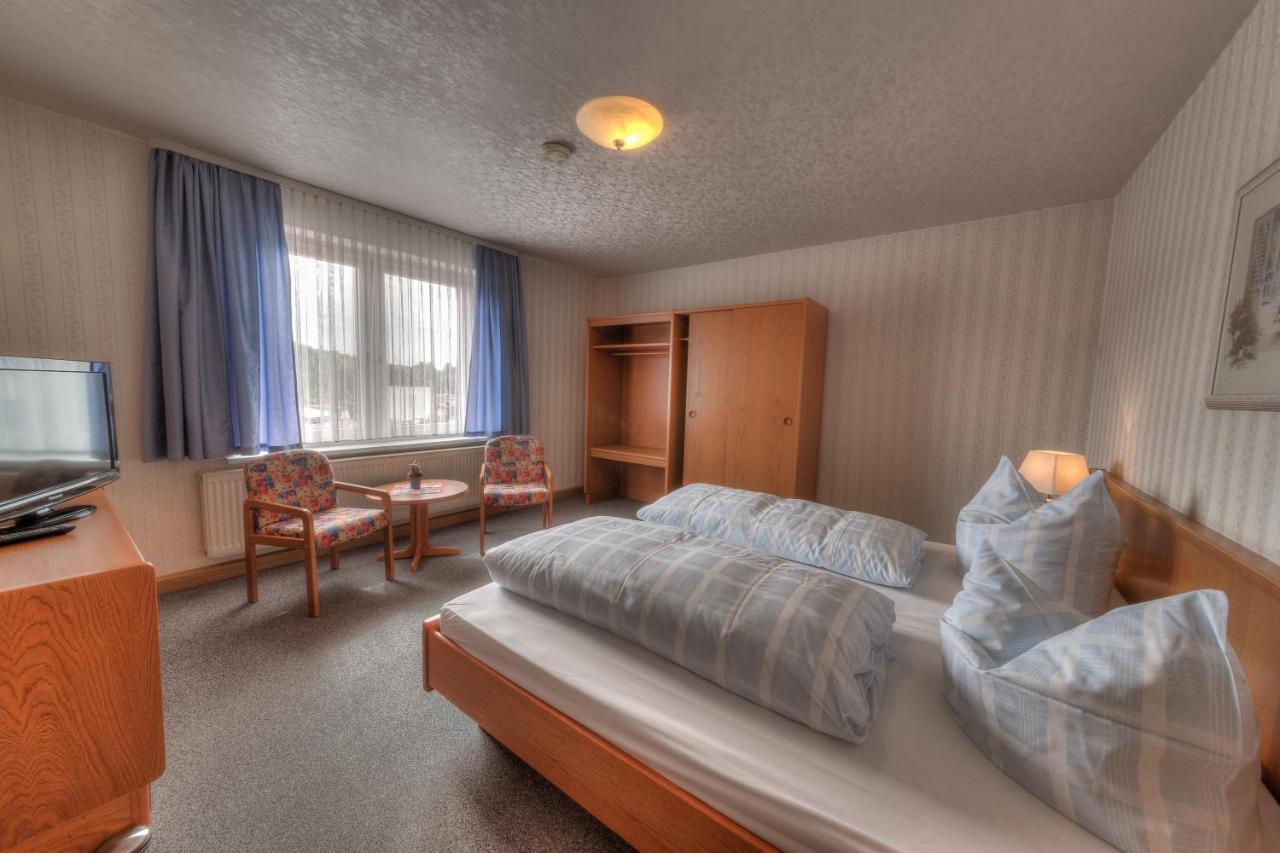 Hotel - Pension & Gaststaette "Alter Koenig" Hettstedt Extérieur photo