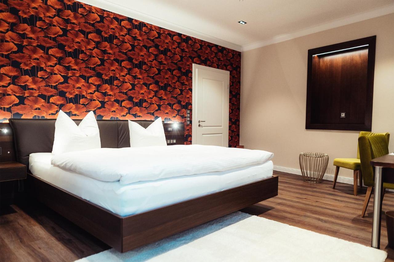 Hotel - Pension & Gaststaette "Alter Koenig" Hettstedt Extérieur photo